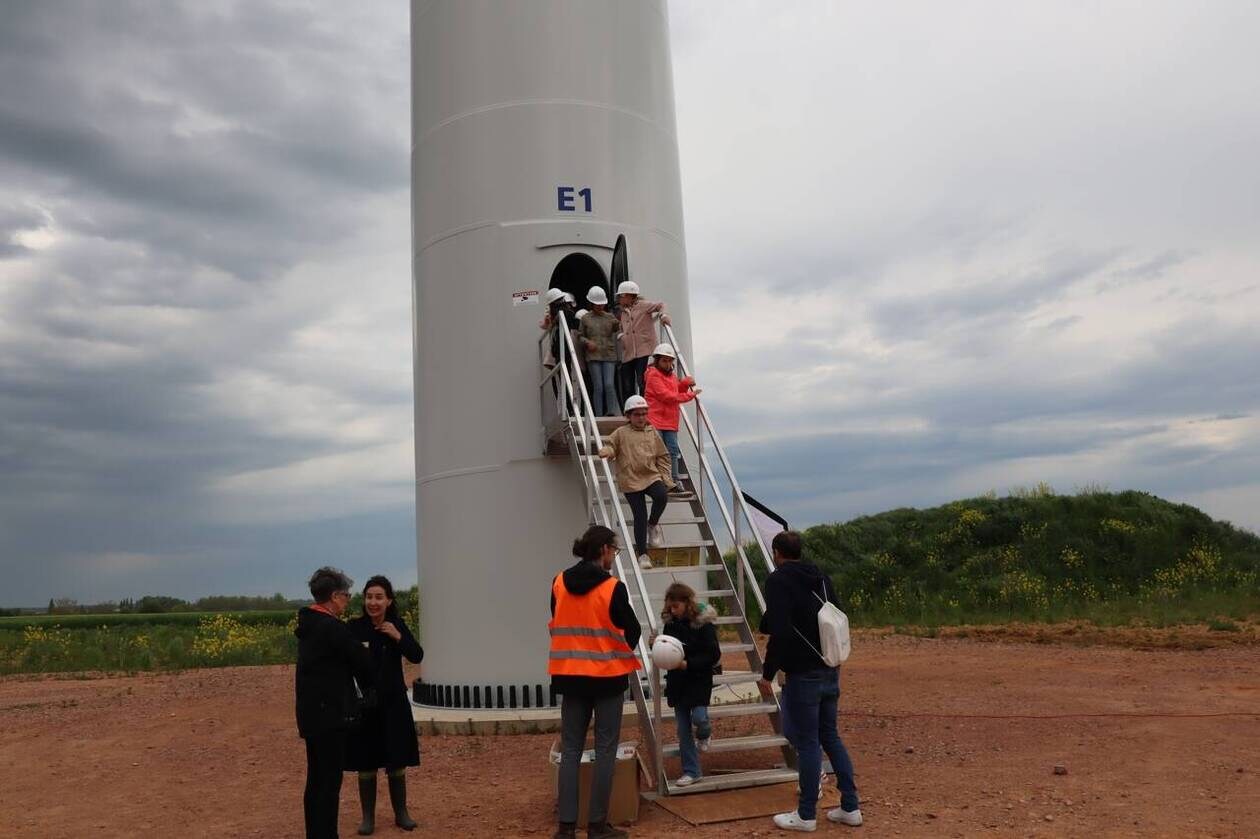 découvrez les vœux annuels à moulins-sur-orne, axés sur les projets éoliens et solaires pour un avenir énergétique durable.