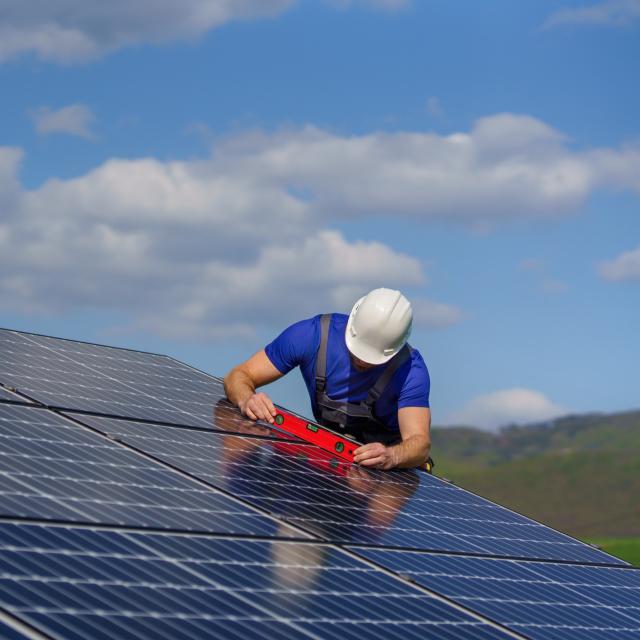 découvrez notre hydrogel innovant qui optimise l'efficacité des modules solaires en améliorant leur performance et durabilité.