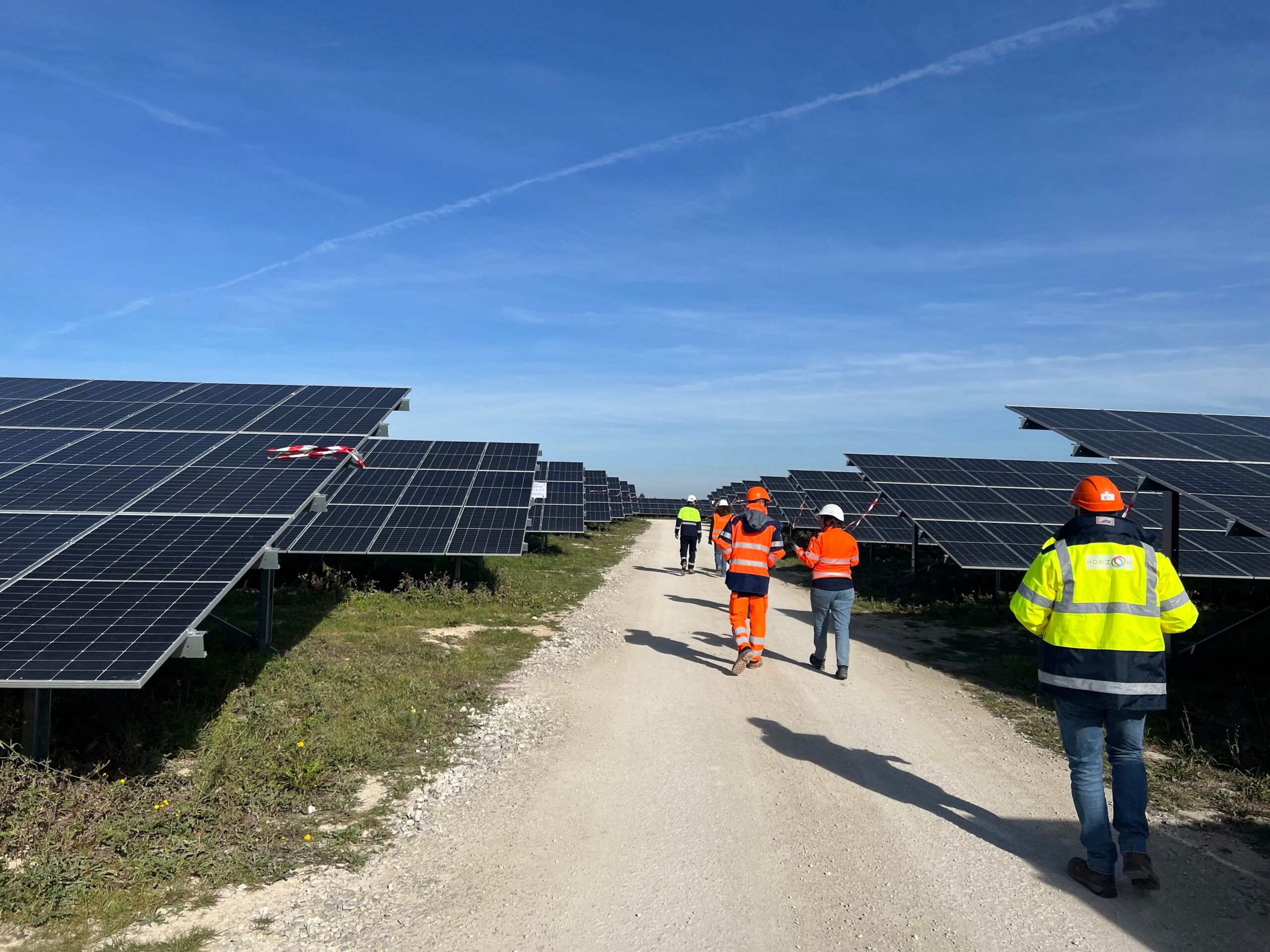 découvrez la mise en service imminente des panneaux solaires à pithiviers, une avancée majeure pour l'énergie renouvelable locale et un engagement pour un avenir durable.
